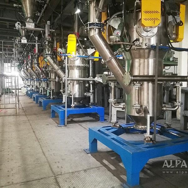 單晶三元材料超微(wēi)粉碎機(jī)