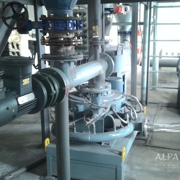 吉林(lín)某新材料有(yǒu)限公司訂購(gòu)埃爾派金(jīn)屬粉末粉碎設備