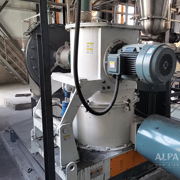 盂縣某焦化(huà)公司脫硫劑粉碎生(shēng)産線