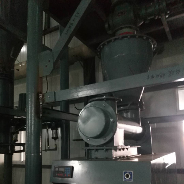 北(běi)京某低(dī)碳環保研究所 FW粉煤灰分(fēn)級選粉機(jī)