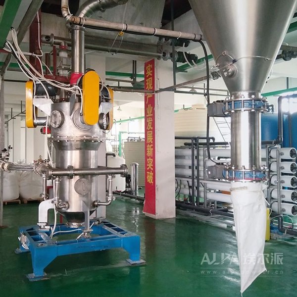 三元材料超微(wēi)粉碎分(fēn)級機(jī)