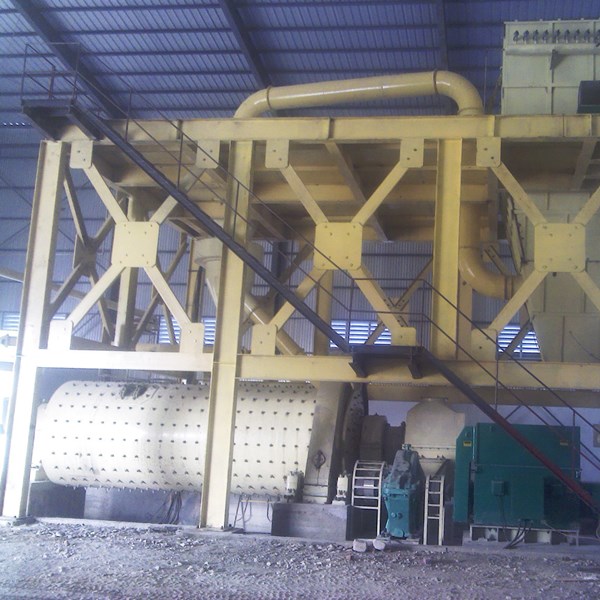 越南(nán)某礦物(wù)工(gōng)廠(chǎng)重質碳酸鈣球磨分(fēn)級生(shēng)産線