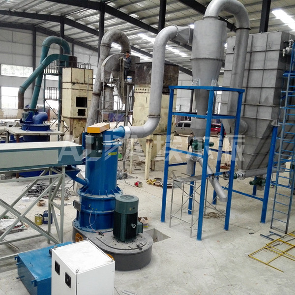 貴州某礦物(wù)工(gōng)廠(chǎng)重晶石粉碎生(shēng)産線  CSM1100-V重晶石超微(wēi)粉碎機(jī)